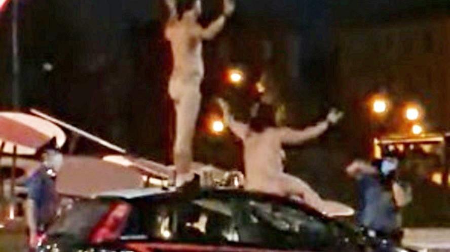 Nudo-show a Fiorano: espulsi dalla provincia i due tedeschi arrestati