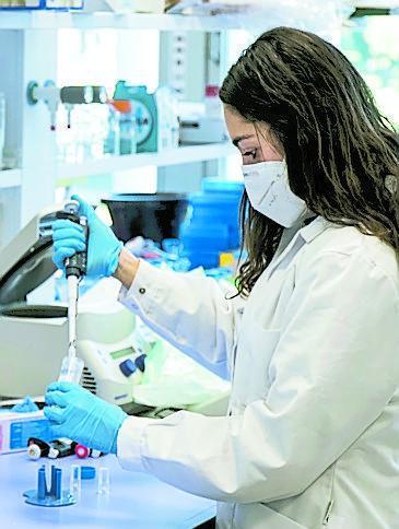 Il vaccino italiano anti Covid è stato sperimentato a Pisa su 61 volontari: «Efficace al 99%» 