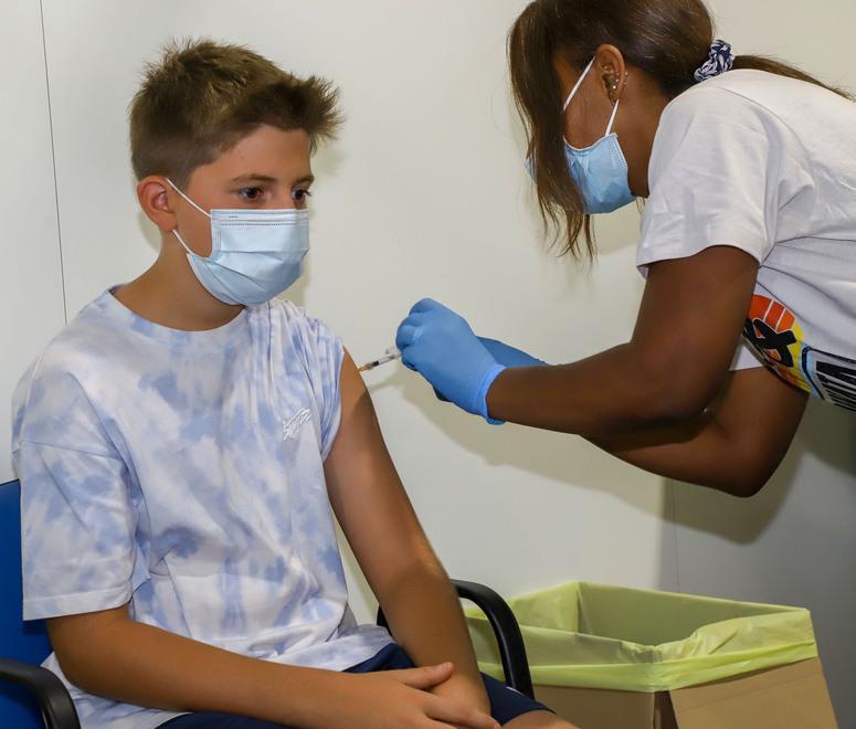 Corsa al vaccino tra gli adolescenti reggiani: tre quarti verso la copertura totale 