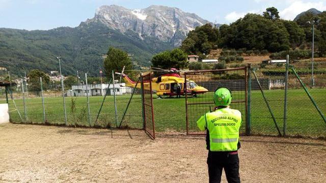 Ciclista di 78 anni colto da un malore