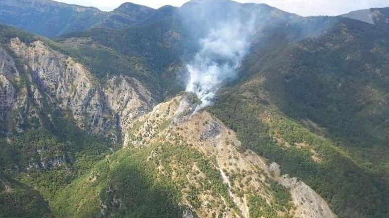 Tornano le fiamme in località Balzo Nero