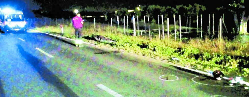I resti dei due veicoli sparsi per decine di metri
