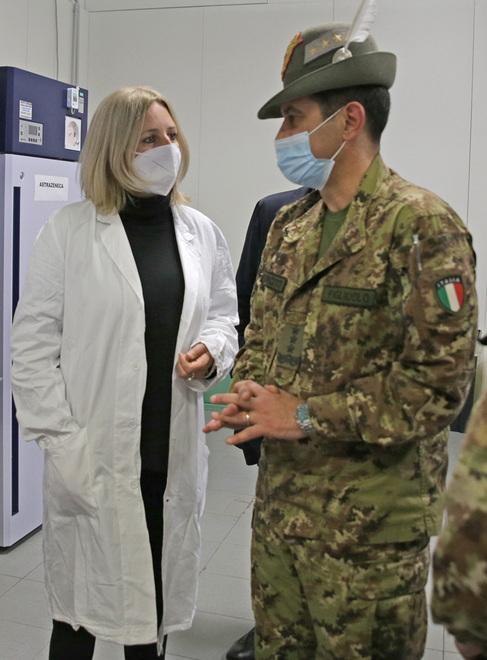 Sangiorgi (Farmacia Asl): «Avere paura del vaccino? No, pochi effetti avversi e rarissimi quelli gravi»