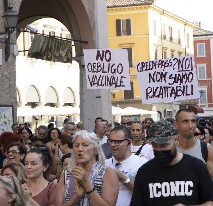Modena. Green pass: via ai controlli in provincia Si parte con locali, ristoranti e palestre 