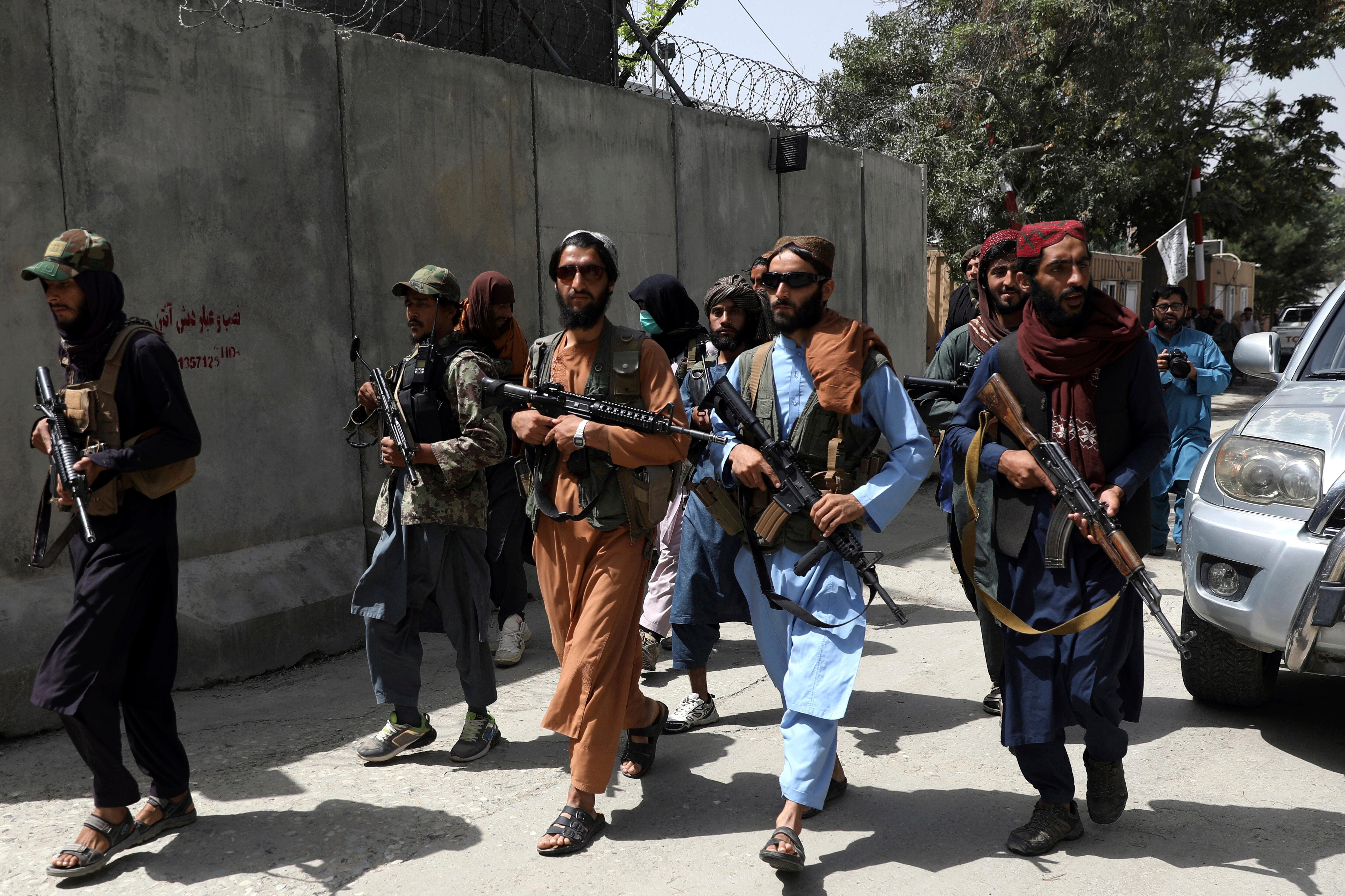 Le milizie talebane presidiano le strade di Kabul