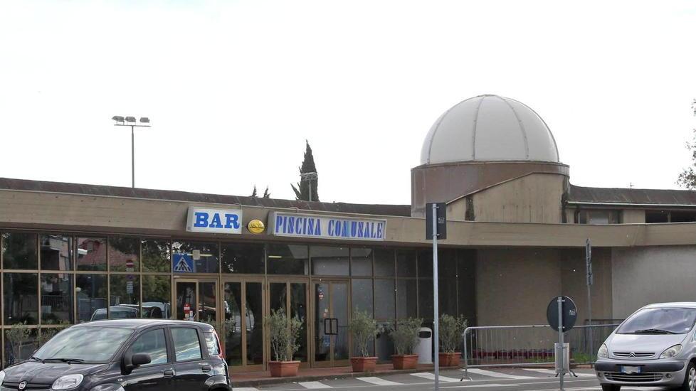 «La piscina comunale non deve chiudere»: professoressa lancia una raccolta di firme