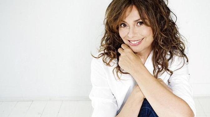 Alice, cantante che ha spesso incrociato il suo lavoro con quello di Franco Battiato: stasera sarà a Torre del Lago