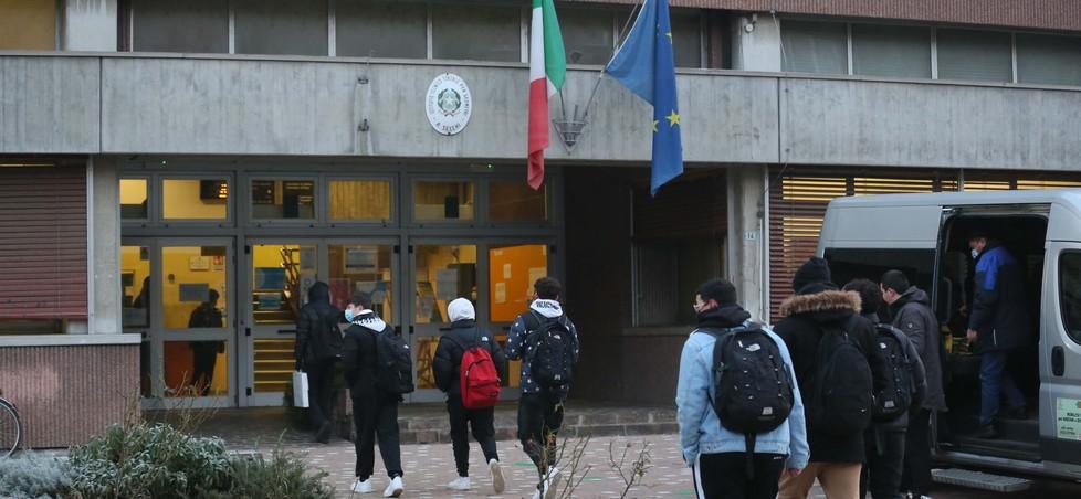 «Scuola in presenza al 100% e ingressi non scaglionati» 