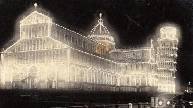 Duomo illuminato, la foto più votata