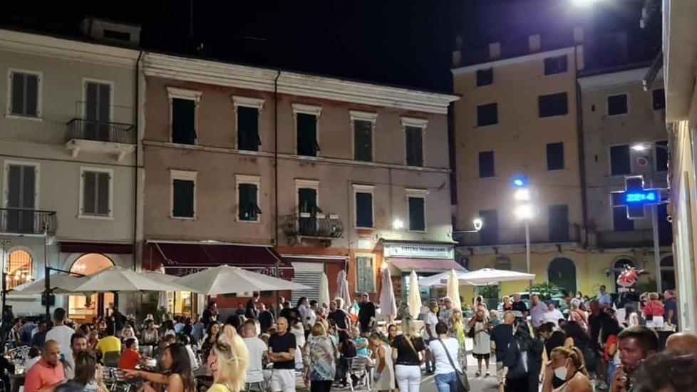 Saltano i fuochi d’artificio in via Rinchiosa E ora Marina si sente la sorella sfortunata