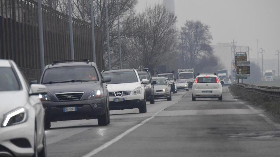 Nuovi asfalti per viale America e contro le buche in centro