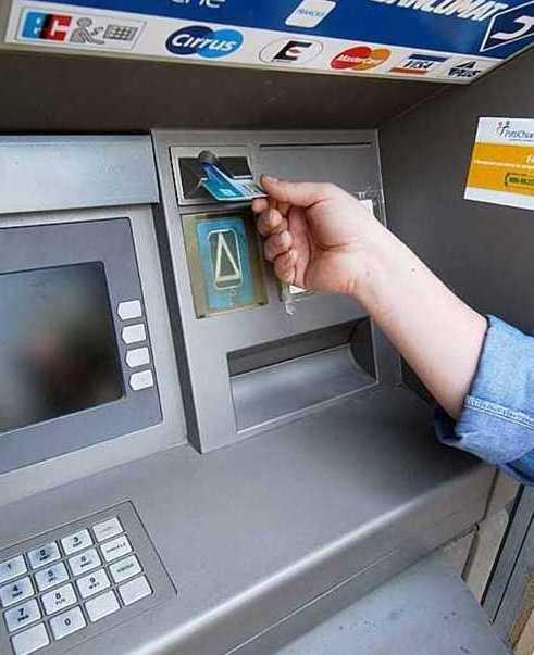 Truffa con il bancomat Spariscono 650 euro 