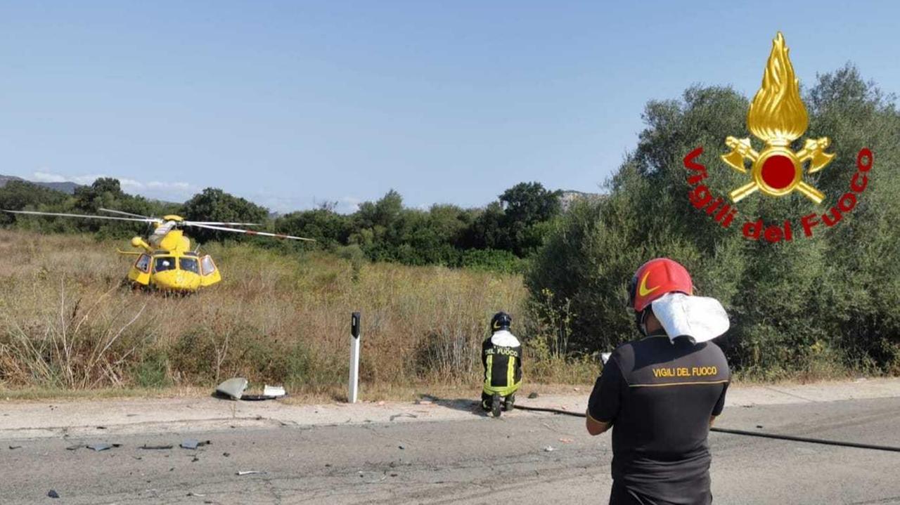 Incidente al bivio di San Pantaleo, grave una giovane turista