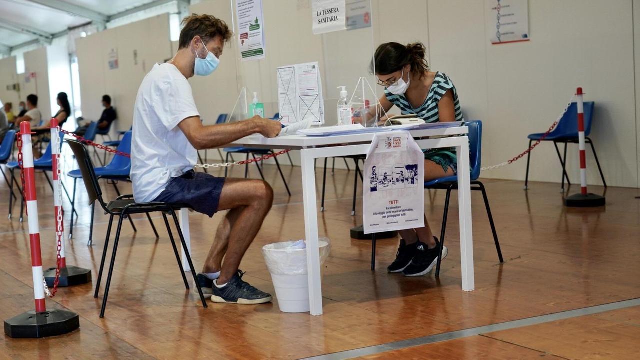 Sprint sulle vaccinazioni ai giovanissimi: sei comuni della provincia di Pisa con la prima dose sopra il 60%