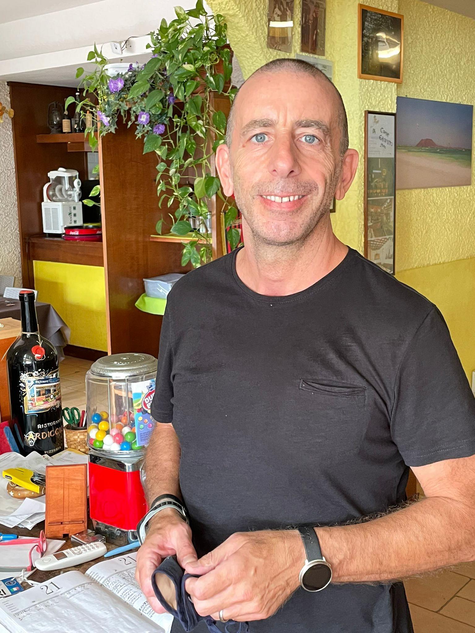 Stefano Ardiccioni, il ristoratore che ha chiuso la sala interna del proprio locale per non dover chiedere il Green pass ai clienti (Foto Giorgio)