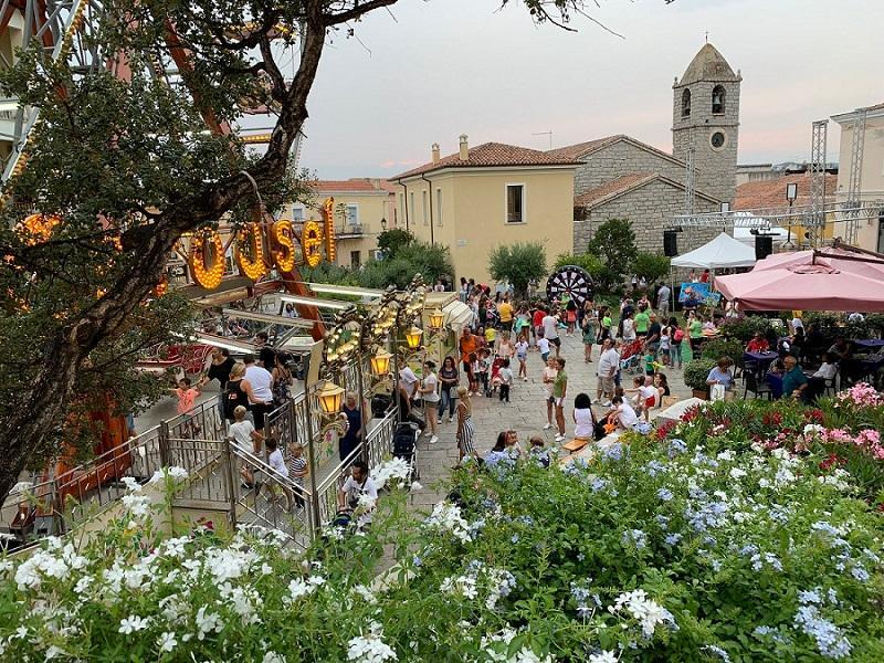 Arzachena, il centro storico si colora con "Estate in fiore" 
