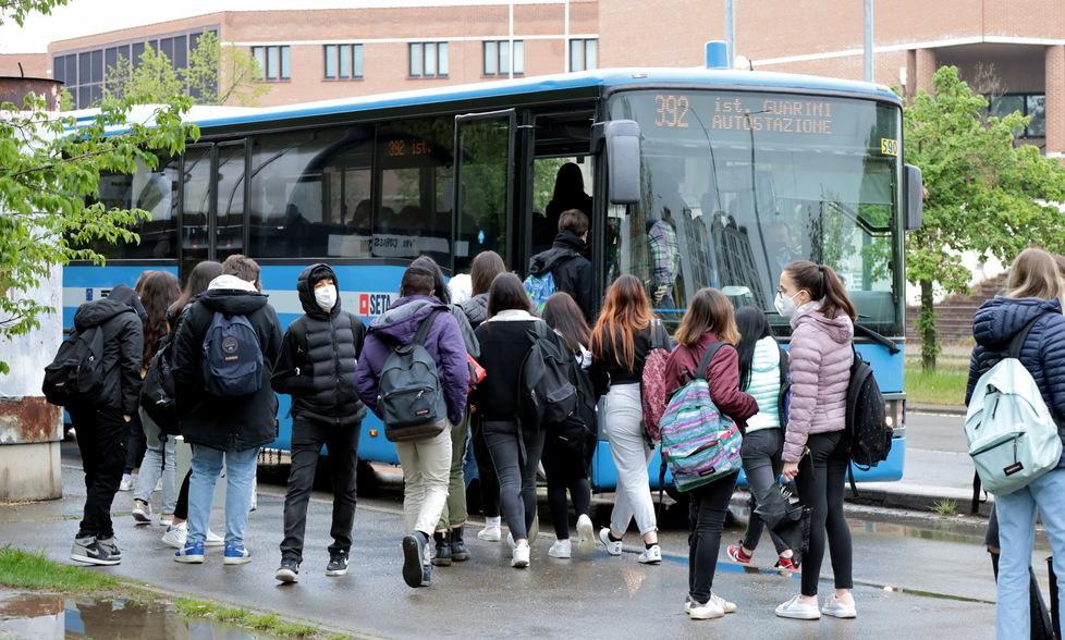 La Provincia è certa: «Trasporti scolastici, garantiamo posti per tutti gli studenti»
