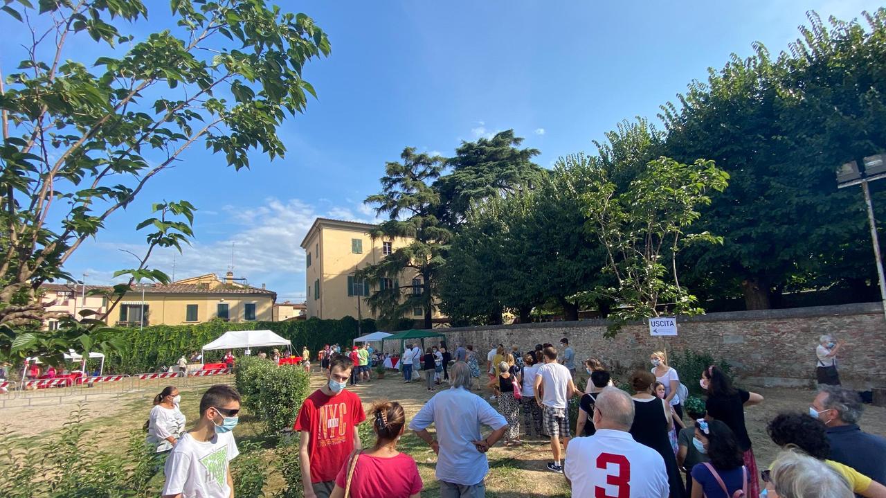 Tanti pistoiesi hanno festeggiato in città San Bartolomeo (foto Nucci)