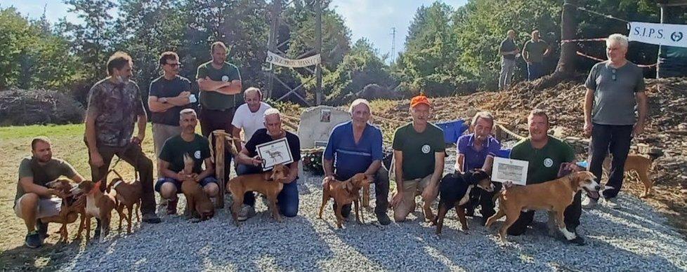Un tributo ai segugisti e una mostra canina per gli appassionati
