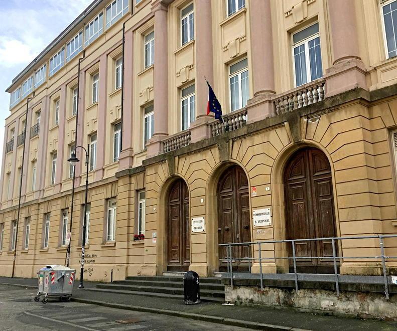 Lavori alle scuole, ecco 465mila euro: ci sono anche via Filzi e i locali di Porta a mare 