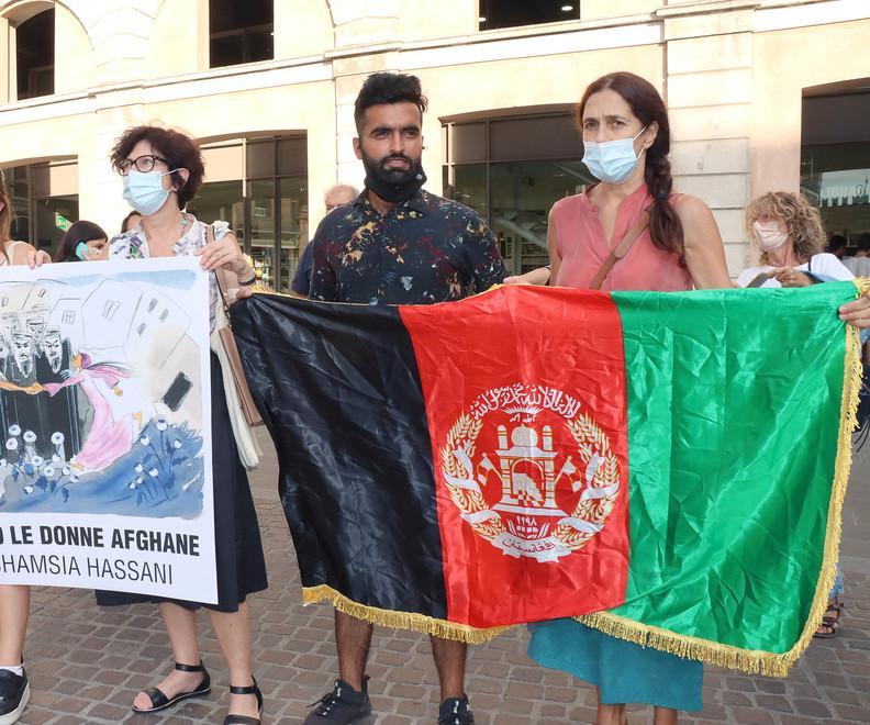 La Rete per la Pace urla per le donne afghane «Dobbiamo salvarle rischiano la lapidazione»