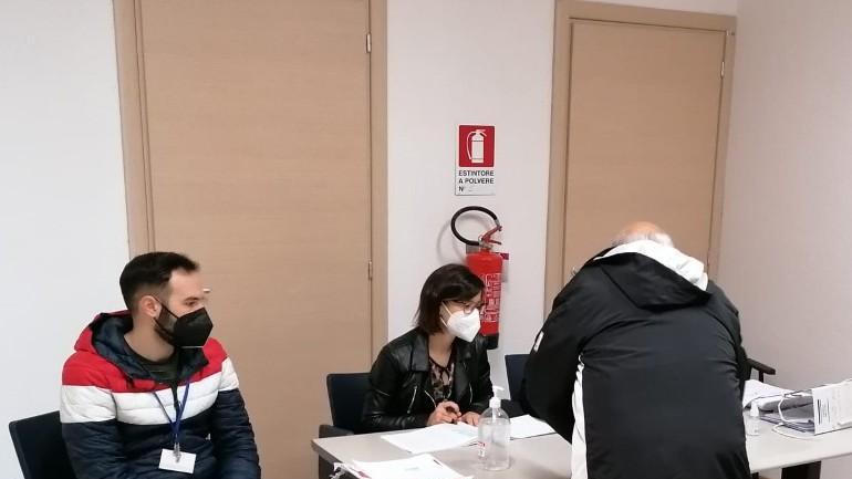 Cabras la polizia locale controlla tutti i contagiati