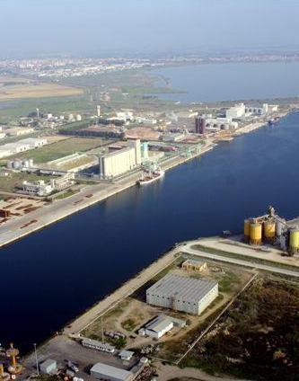 Nuovo deposito di gas nel porto di Santa Giusta 