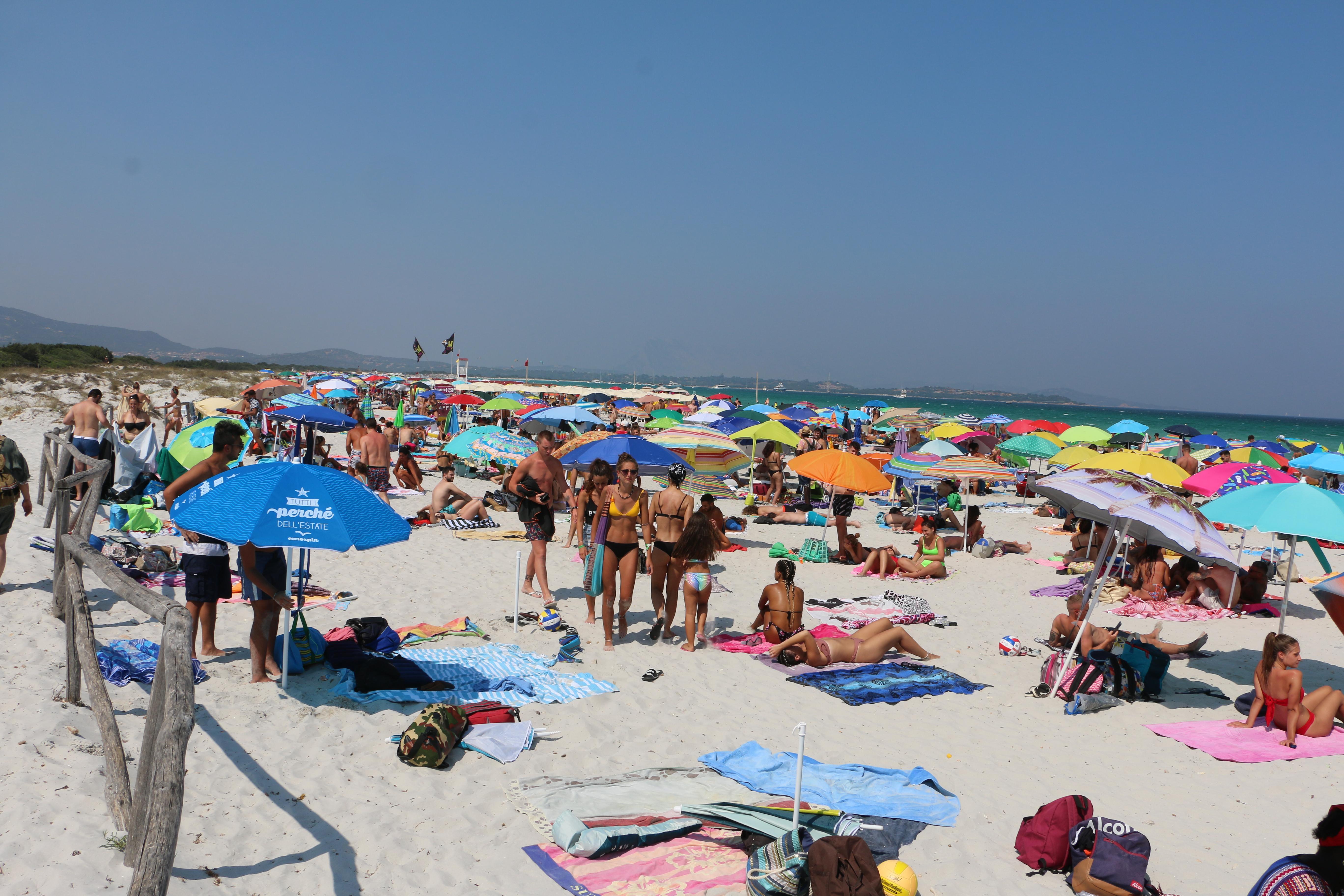 Covid, l'Ats: «Incidenza dei contagi falsata, bisogna considerare le presenze di turisti» 