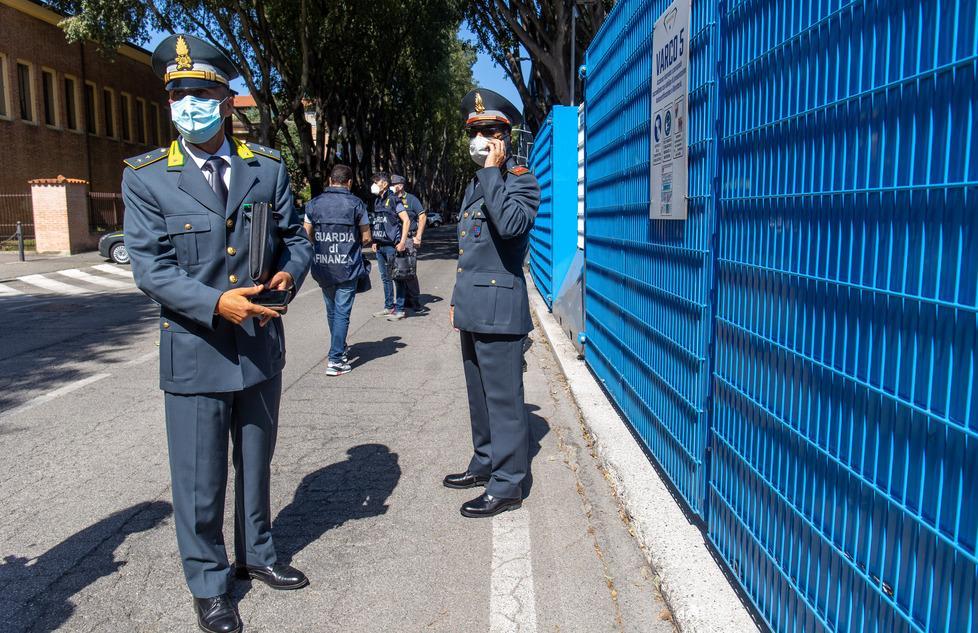 Ferrara. Bulloni, giunti, piastre: i punti critici del Mazza 