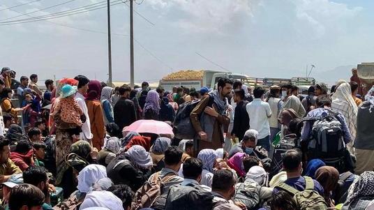 Afghani, l’appello del vescovo di Ferrara-Comacchio: subito una rete sociale di aiuto