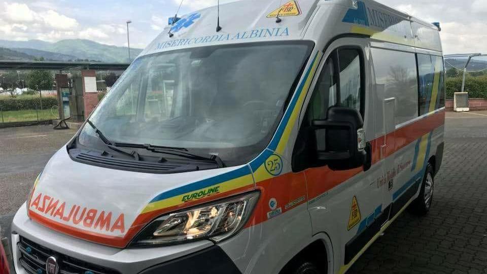 Sul luogo dell'aggressione è intervenuta un'ambulanza (Foto d'archivio)