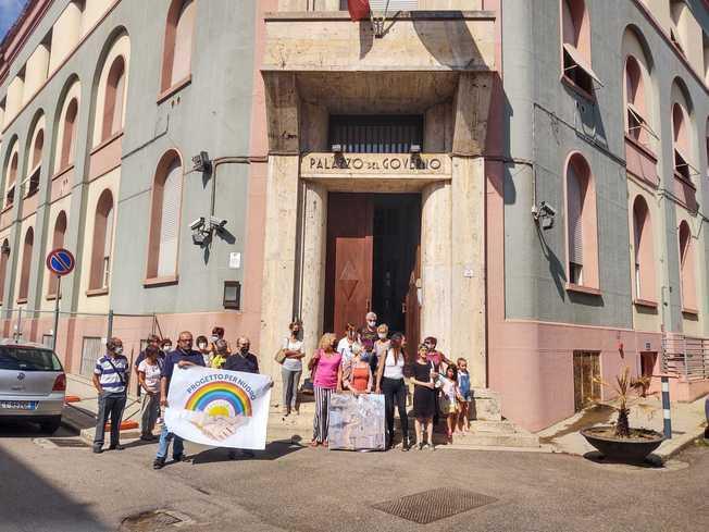 Afghanistan: flash mob a Nuoro per diritti donne e Lgbtqa+