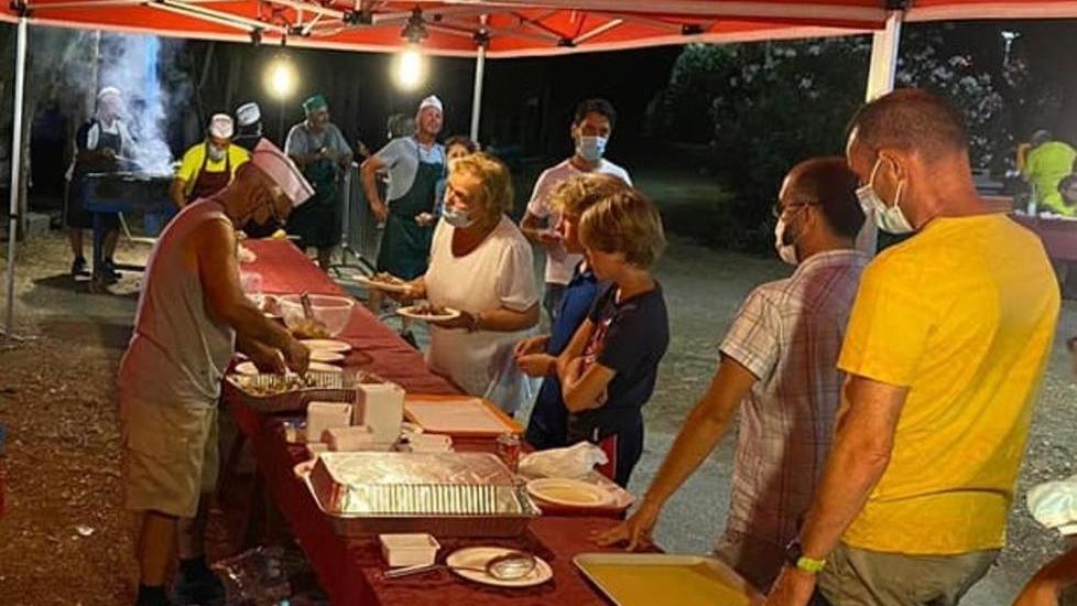 Isole in festa ai giardini di Carpani Solidarietà e gastronomia insieme