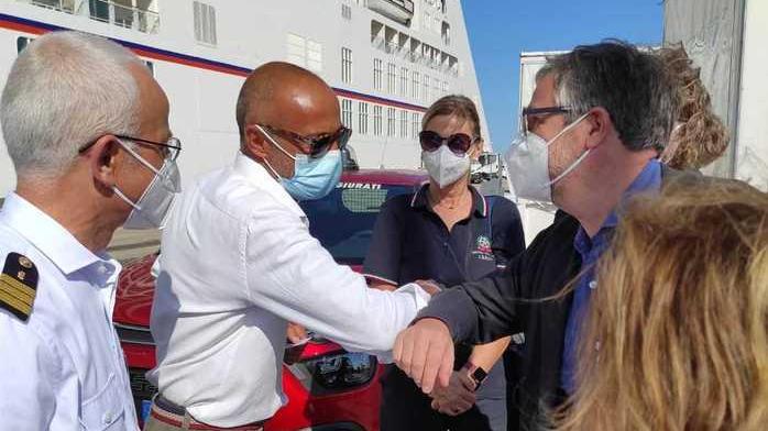 Somministrazione in porto, dose a 108 marittimi della nave