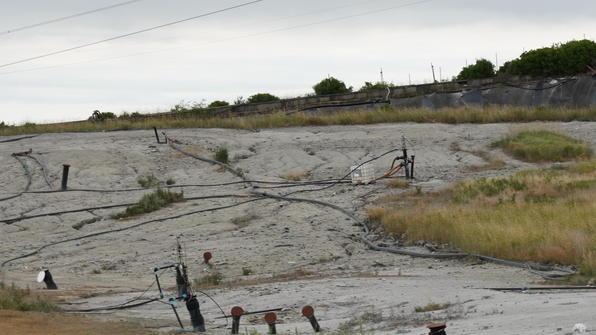 Discarica riaperta solo due anni e senza un briciolo di eternit