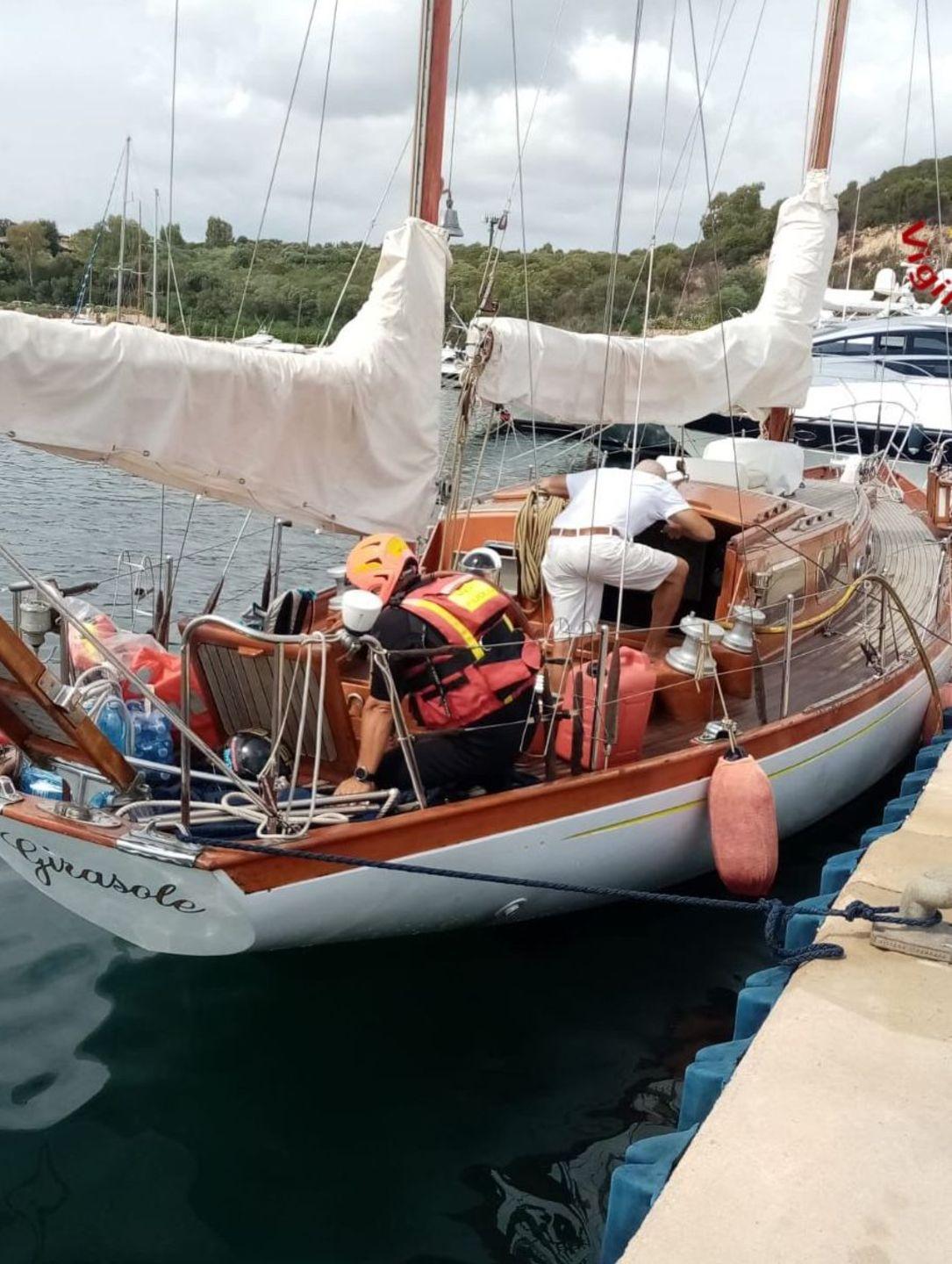 Vela in difficoltà a Capo Coda Cavallo 