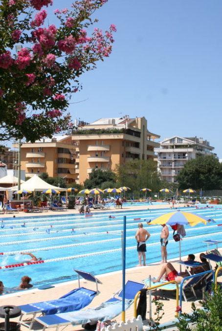 La piscina resterà aperta fino al 15 settembre