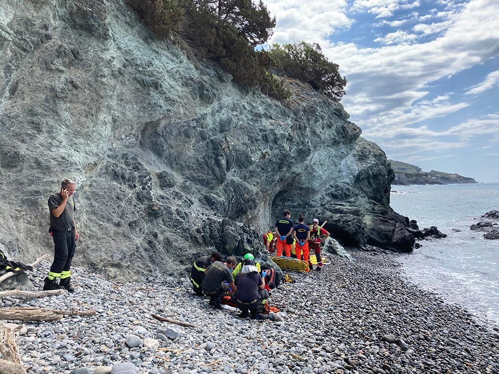 Muore a 52 anni mentre è nel mare del Fortullino