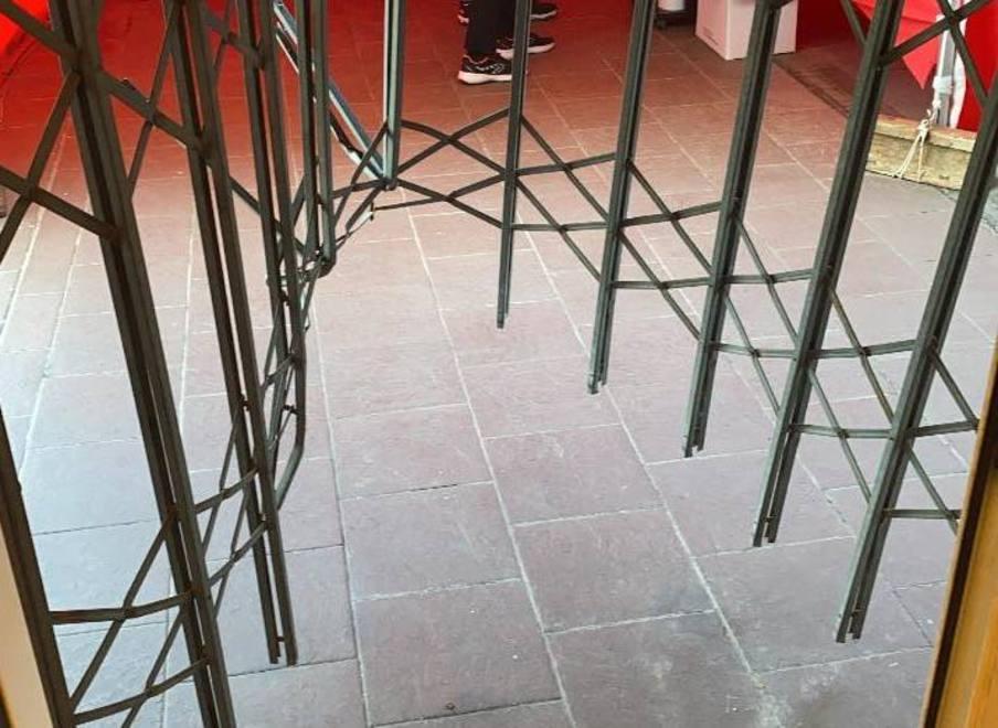 Furti a raffica tra Aulla e Licciana Ladri in farmacia, al bar e in un negozio 