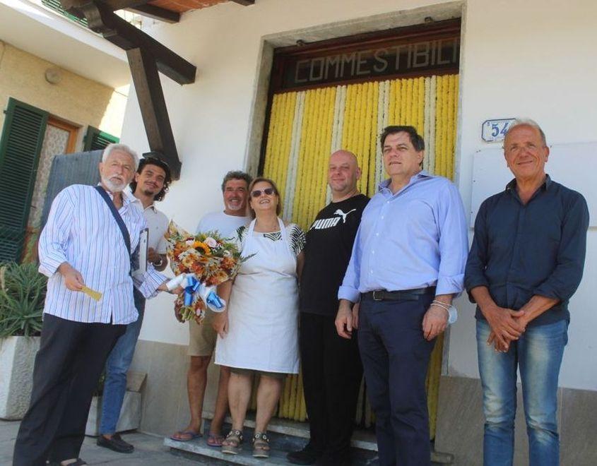 Passaggio di mano per la storica bottega di alimentari a Strettoia 