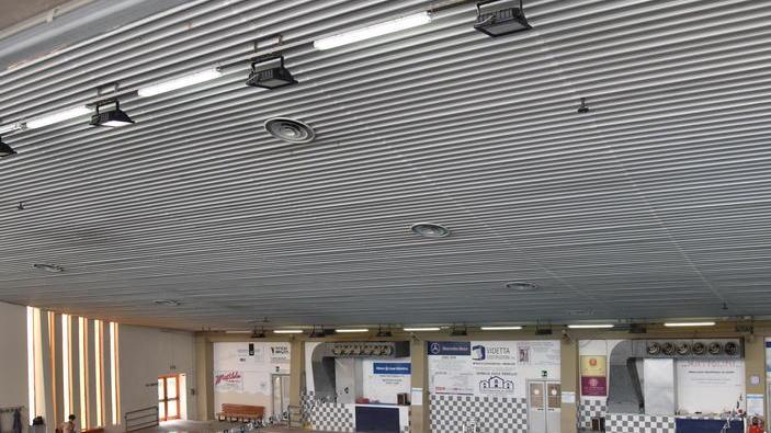 Aquatempra seleziona personale per le piscine