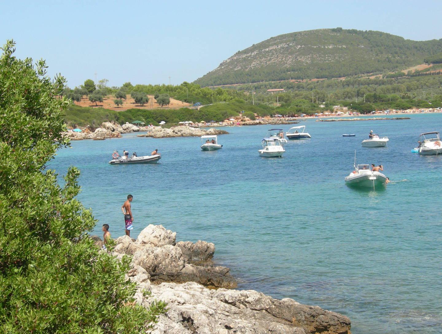 Caletta interdetta per qualche ora ma l’oggetto non era un ordigno