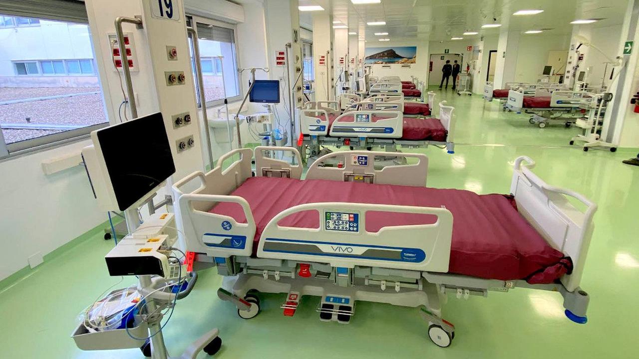 Sassari, stop ai lavori per riconvertire la terapia intensiva: il repartone è pronto a ridiventare Covid 