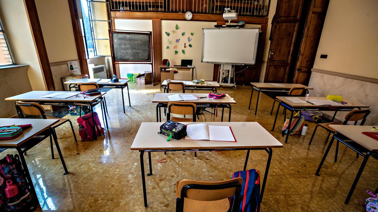 Nidi e materne a Livorno, sono dodici le maestre senza vaccino: ecco cosa accadrà