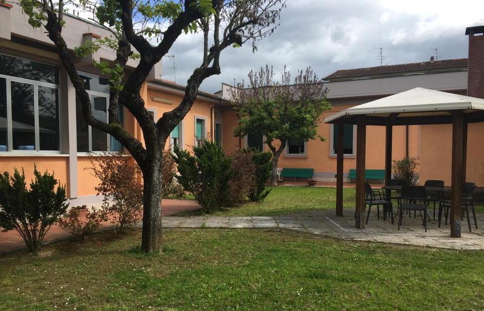 L’esterno della casa di riposo di Santa Croce