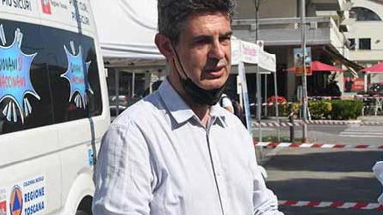Il sindaco Francesco De Pasquale ieri a Marina (FOTOSERVIZIO CUFFARO)