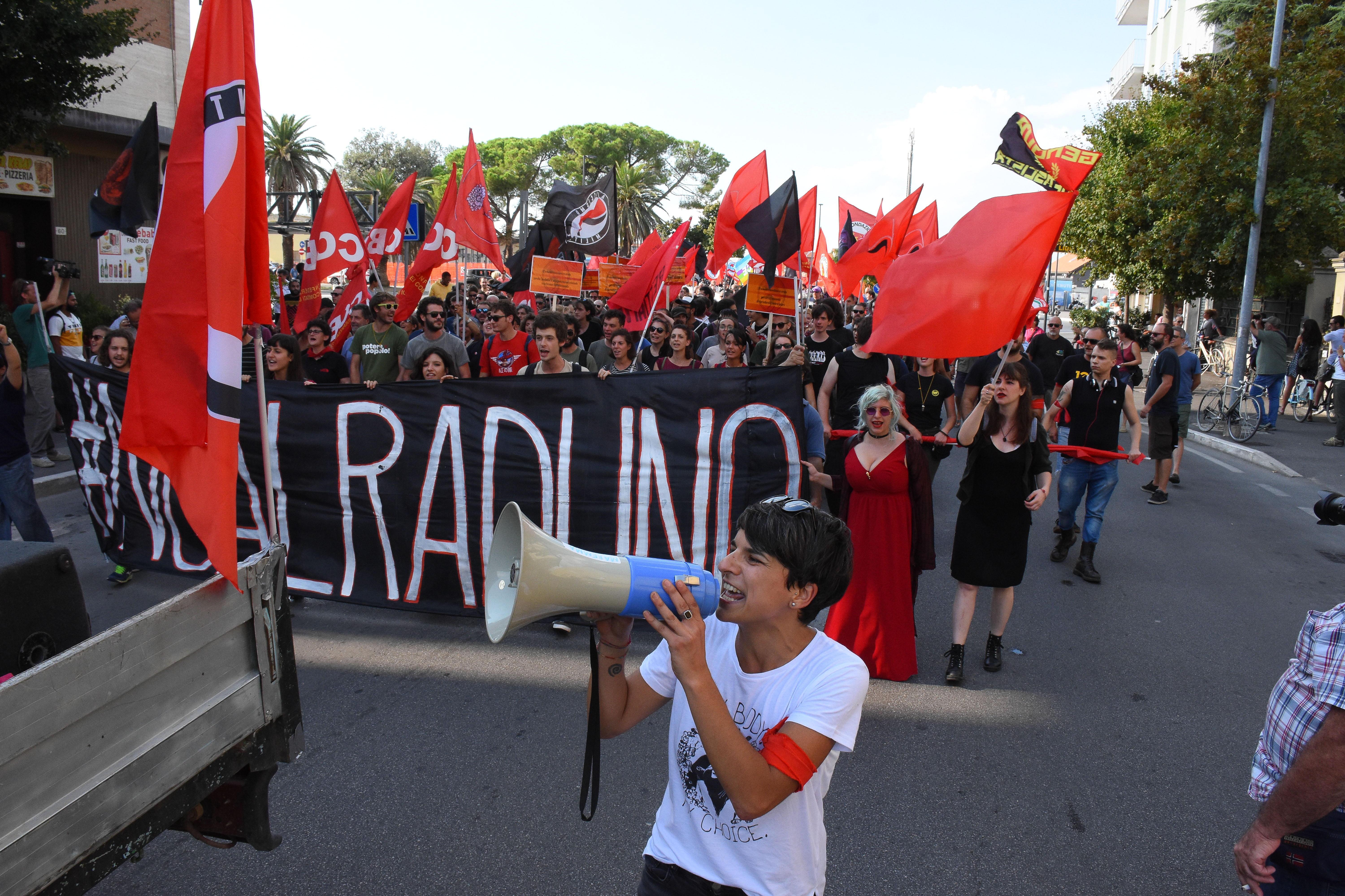 La manifestazione degli antifascisti di Grosseto contro il raduno di CasaPound del 2018