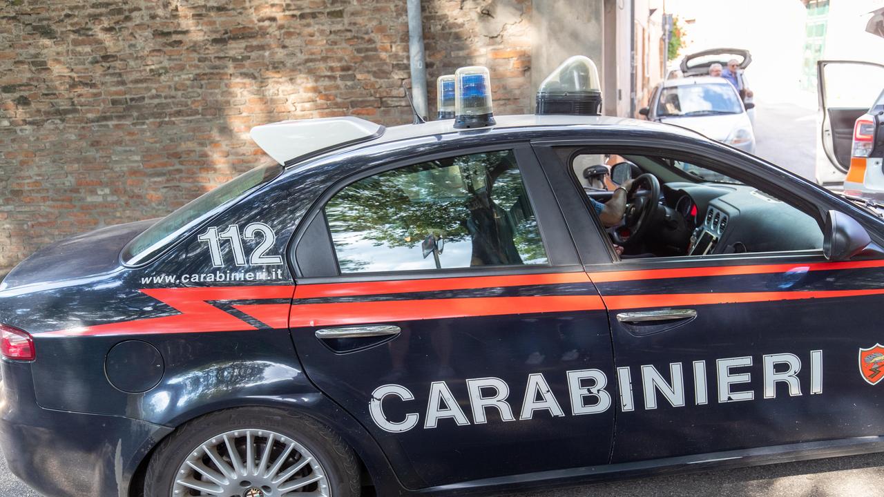 Ferrara, spacciatore bloccato da carabiniere fuori servizio