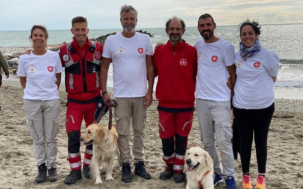 Anche la Ferragni al battesimo dei cani del salvataggio a Le Boe 