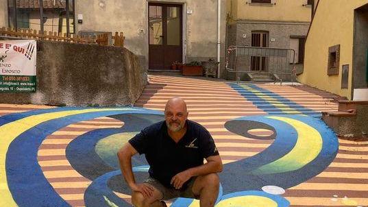 Riparbella si agghinda a festa e indossa i colori dell’universo